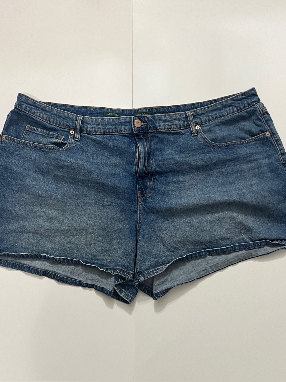 Plus Size Wild Fable Midi Rise
Denim Shorts Size 24